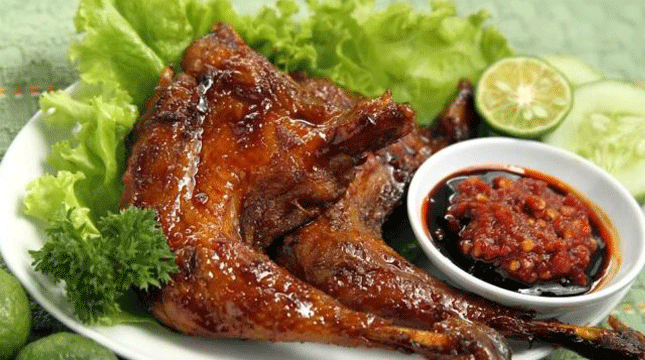 Tak Pakai Kecap, Begini Cara Membuat Ayam Kalasan Untuk Berbuka Puasa