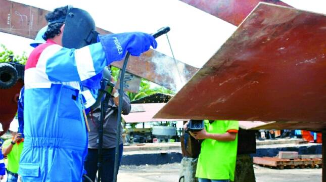 Untuk Pertamakalinya, Pertamina Dockyard Sorong Bangun Dua Unit Mooring Boat