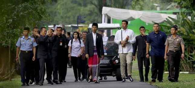 Presiden Jokowi Bersilaturahmi dengan Pejabat dan Masyarakat