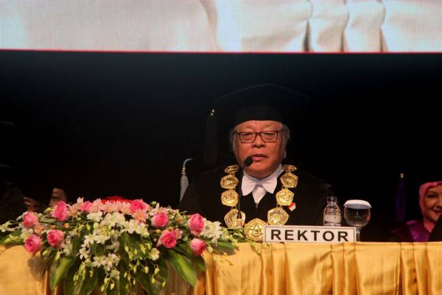 Rektor Moestopo Raih Gelar Doktor Keempat