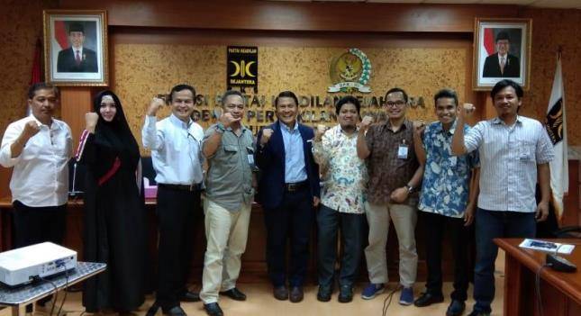 PCA-SOLUSI UI Desak Polri Usut Tuntas Peristiwa Pelemparan Bom  di Rumah Cawapres Mardani Ali Sera 