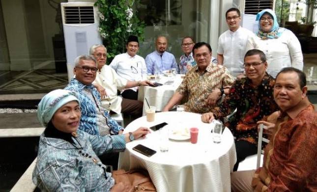 ILUNI UI  Konsolidasikan Anggota dan  Pengurus Bantu Masyarakat Lombok 