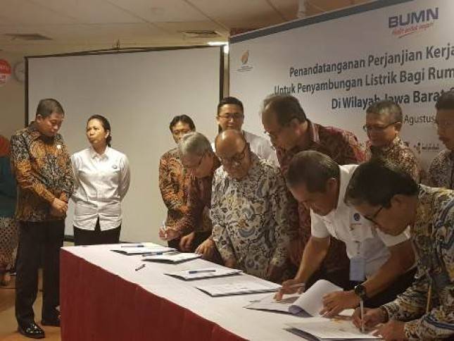 Jamkrindo Terlibat dalam Program Elektrifikasi di Jawa Barat dan Banten