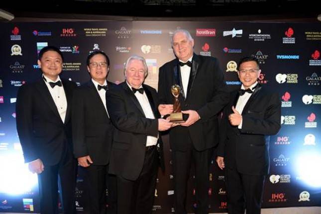 Mvenpick Resort & Spa Jimbaran Bali Memenangkan Gelar "Balis Leading Family Resort" 2018 