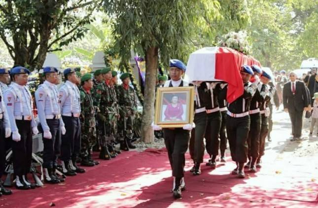 Berkat Jasanya Ny. Roesmiati Soepandji Dimakamkan Secara Militer dan Dianugerahi Bintang Gerilya oleh Presiden RI
