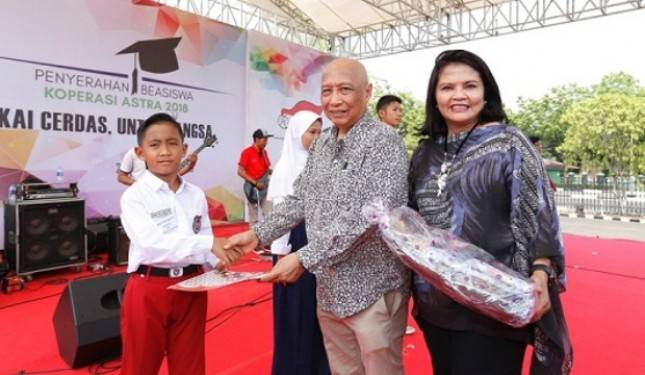 Hingga 2018, Koperasi Astra Salurkan Beasiswa Bagi 35.024 Peserta Didik