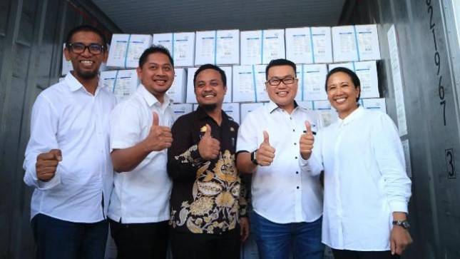Perkuat Rupiah,  Menteri Rini Lepas Ekspor Produk Ikan BUMN di Makassar