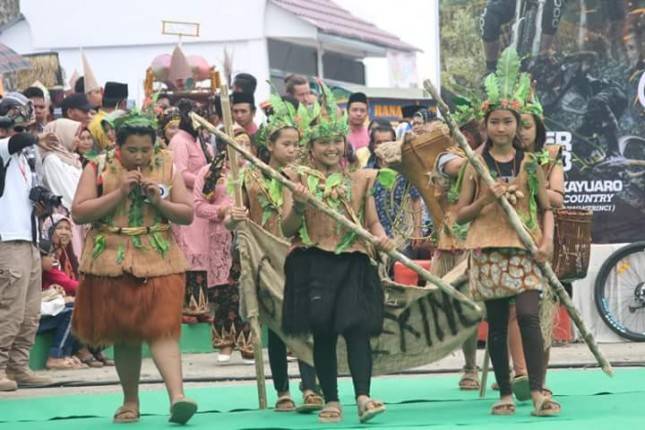 Pakaian Ini Paling Menonjol Dalam Karnaval Festival Kerinci 2018