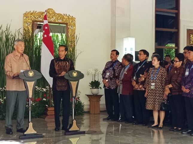Bertemu di Bali, Presiden Jokowi-PM Singapura Lee Hsien Long Bahas Investasi dan Insentif KIK