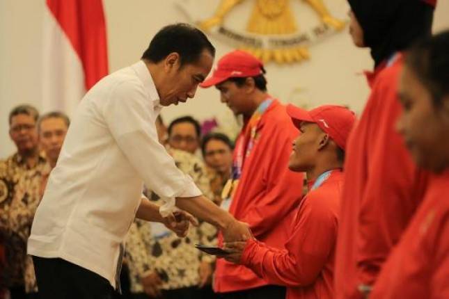 Presiden Jokowi Resmi Beri Bonus Atlet Asian Para Games 2018 Lewat Tabungan BRITAMA 
