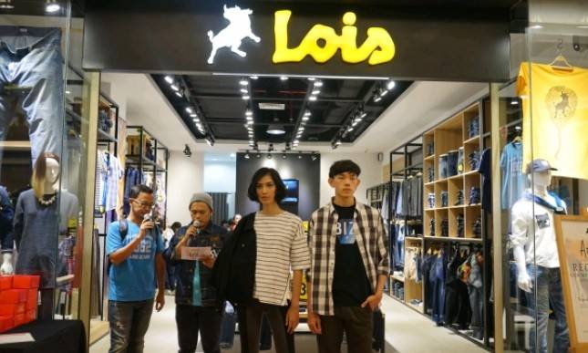 Reopening Showroom, Lois Jeans Gelar Promo Free Denim Painting