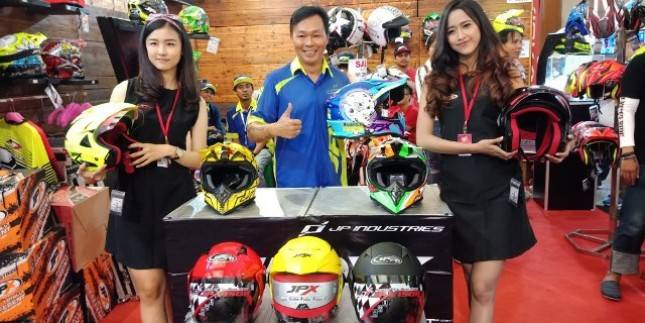 Helm JPX Luncurkan Jajaran Tipe Terbaru di IMOS 2018