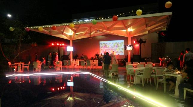 Rayakan Malam Tahun Baru Bertema Tropical Garden Party di Swiss-Belhotel Pondok Indah
