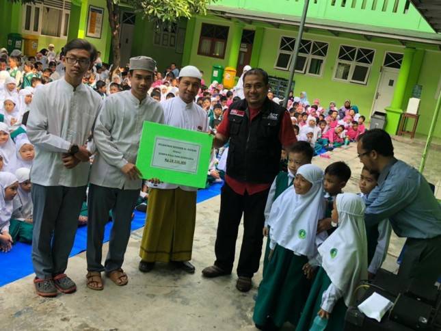 Sekolah Peduli Kemanusiaan  Launching di SDIT  AL AZKAR Pamulang 