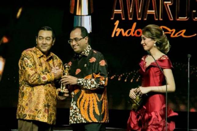 Dirut BRI Suprajarto Dinobatkan Sebagai Tokoh Profesional Terbaik 