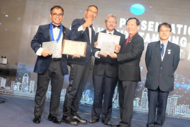 Telkom Raih Dua Penghargaan dalam ASEAN Engineering Award 2018   