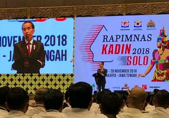 Di Hadapan Pengusaha, Jokowi Pastikan Segera Keluarkan Urusan UMKM dari Relaksasi DNI