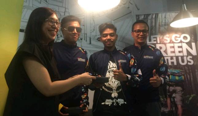 Essilor Bagikan Kacamata Gratis untuk Layanan Pengantar Westbike