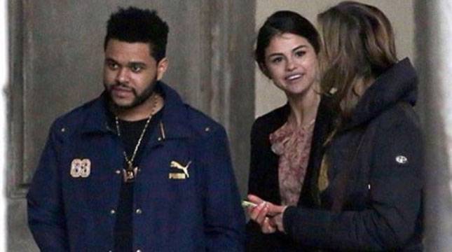 Selena Gomez dan The Weeknd Kepergok Bermesraan di Italia