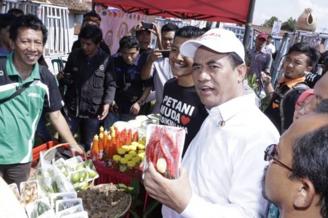 Entas Kemiskinan, Mentan Tebar Ayam Kampung Petelur Unggul Untuk 11 Ribu RTM