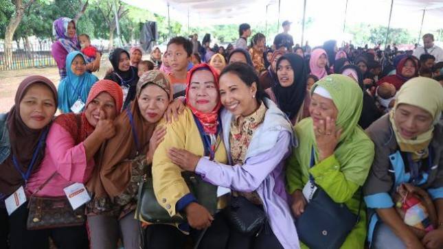 BUMN Bersinergi Sambungkan Listrik ke 11.000 Rumah Tangga Tak Mampu di Bekasi
