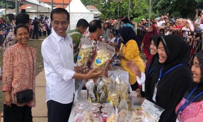  Menteri BUMN: 1.500 Nasabah Mekaar Siap Naik Kelas