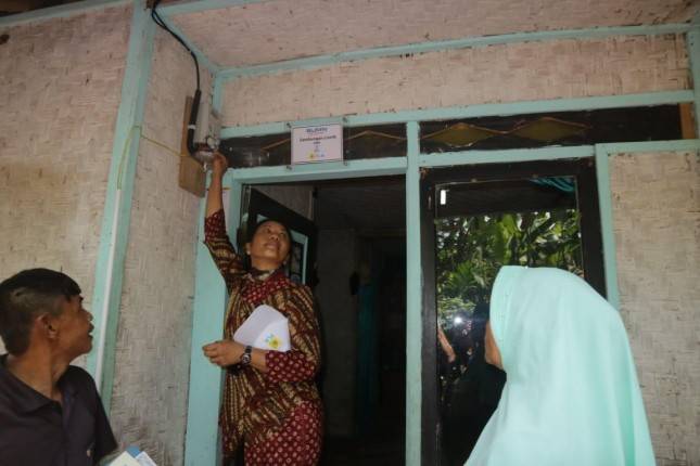 14.000 Keluarga Kurang Mampu di Cianjur Dapat Listrik Gratis