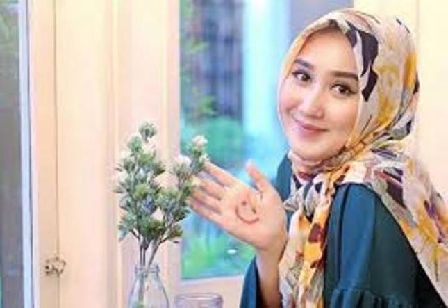 Sejumlah Desainer Perempuan Indonesia yang Berhasil Menggebrak Dunia Fesyen Internasional