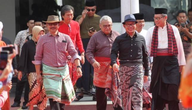Festival Sarung, Kembalikan Nilai Budaya