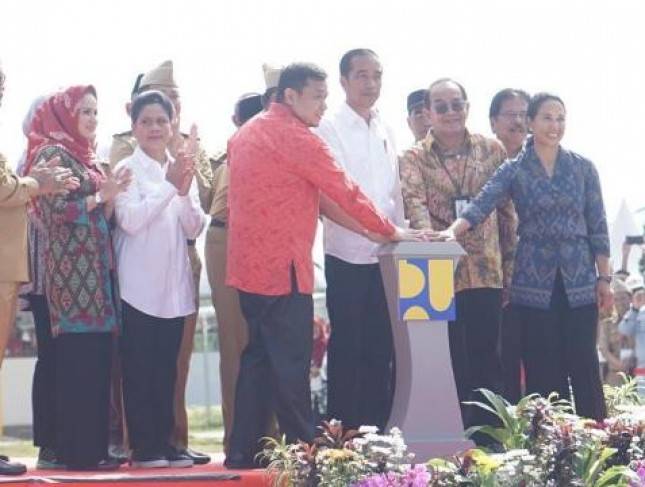 Menteri Rini Bangga BUMN Bangun Ruas Tol Terpanjang di Indonesia 