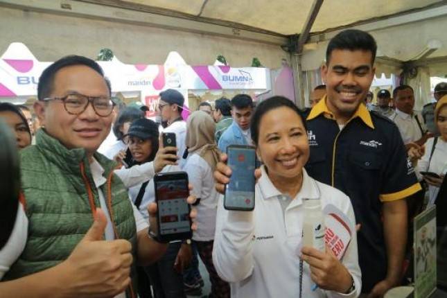 Menteri BUMN Rini Hadiri Pasar Rakyat dan Padat Karya Tunai