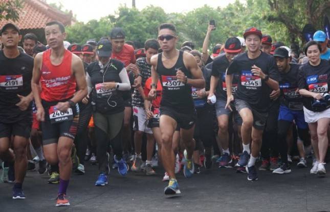 1.500 Peserta Antusias Ikuti BCA Super League Triathlon 2019