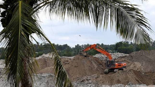 Pengerukan Pulau Gusung Diduga Ilegal