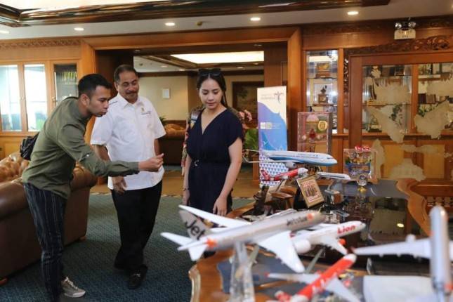 Ajak Millenial Promosikan Pariwisata Indonesia, Menpar Ngevlog Bareng Raffi Ahmad dan Nagita