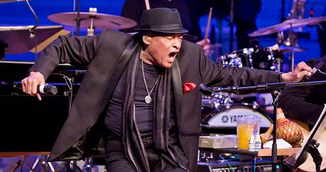 Penyanyi Jazz Legendaris  Al Jarreau Tutup Usia