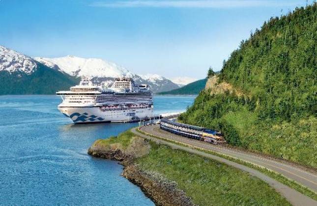 Princess Cruises Peringati 50 Tahun Berlayar di Alaska