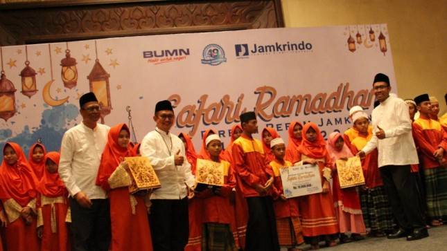 Jamkrindo Berbagi dengan Masyarakat Surabaya