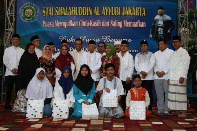 Yayasan Muslim Sinar Mas Wakafkan Alquran