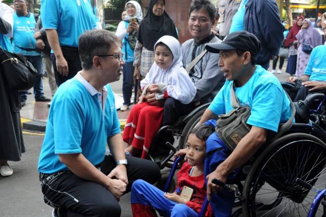Mandiri Syariah Distribusikan 3.000 Paket Pangan Murah di Malang