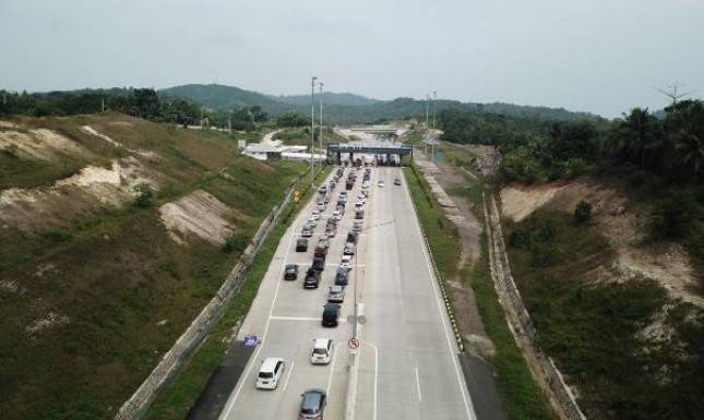  H+3  Lebaran, 15.000 Kendaraan Tinggalkan Sumatera Melalui Gerbang Tol Bakau Selatan