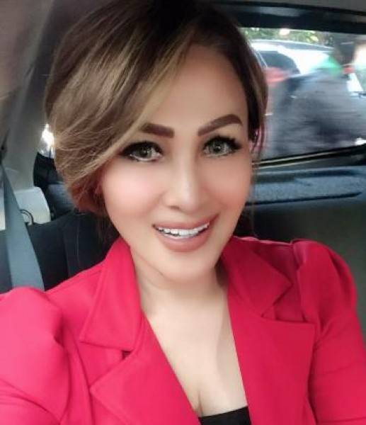 Empat Tips Hidup Bahagia ala Connie Nurlita