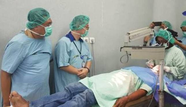 BCA Selenggarakan Operasi Katarak Gratis di Tasikmalaya