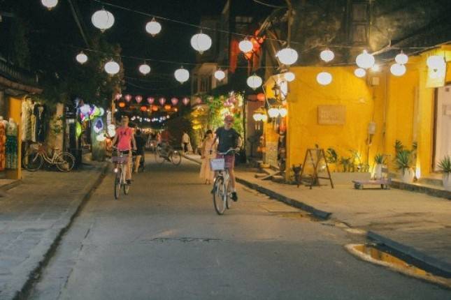 Enam Destinasi Seru untuk Penggemar Gowes