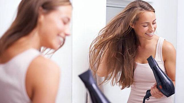Ini 5 Cara Mengeringkan Rambut yang Benar