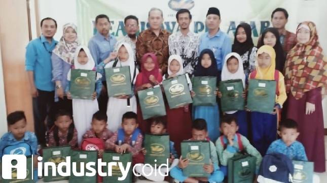 Jababeka Berikan Bantuan Beasiswa bagi Siswa Sekolah Dasar