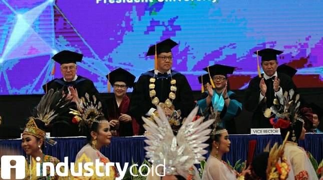 Wisuda ke-14 President University, Rektor: Penting, Menjaga Integritas dan Membuat Perubahan
