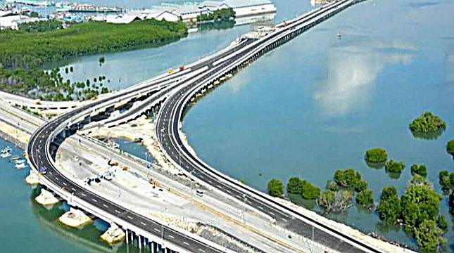 Istimewa! Selain Urai Kemacetan, Jokowi: Jalan Tol Semarang-Demak Bisa Atasi Banjir Rob Kaligawe