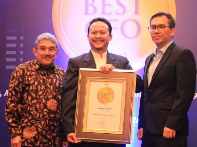 Direktur Keuangan BNI Syariah Raih Indonesia Best CFO Award 2019 