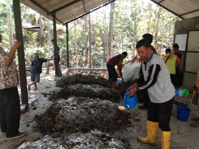 Go Organik Indonesia dengan Unit Pengolah Pupuk Organik 
