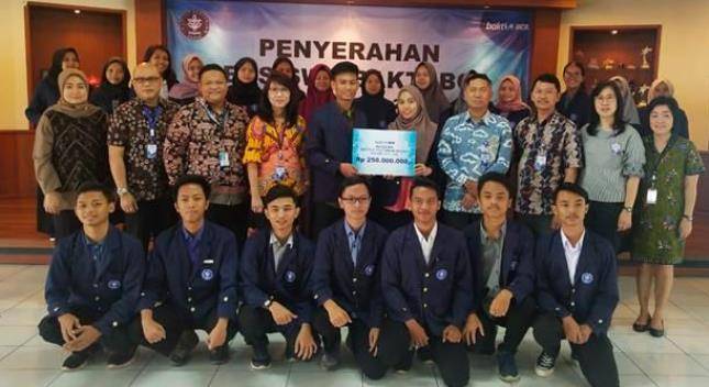 BCA Serahkan Beasiswa Dana Rp250 Juta bagi Mahasiswa IPB  